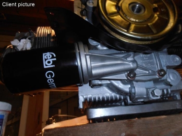 Full flow oil pump with filter